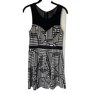Material Girl Black/White Geometric Print Dress, Exposed Zipper, Junior Size M